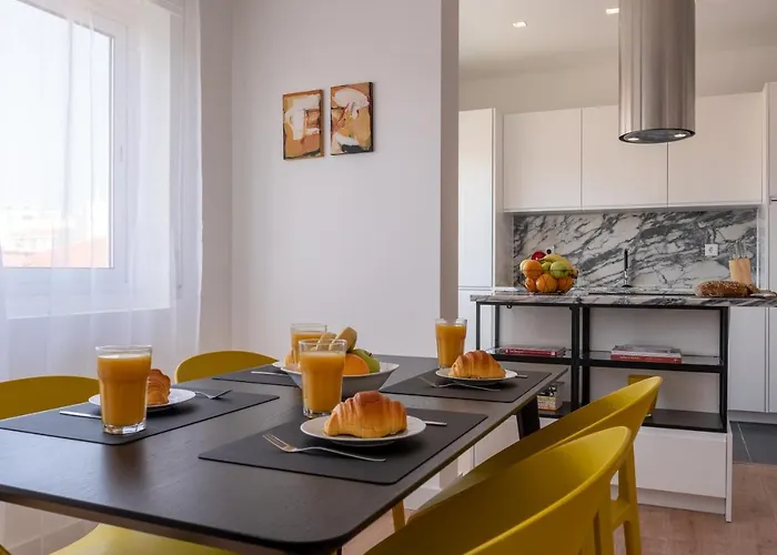 Downtown With River View And Ac By Lisbeyond Appartement Portimão