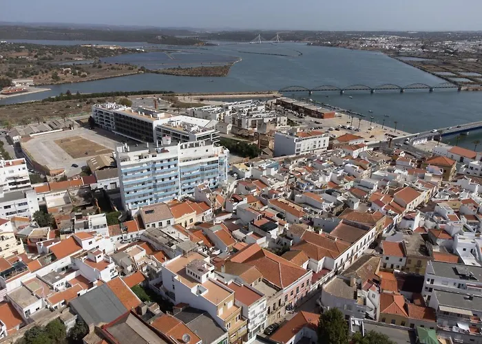 Downtown With River View And Ac By Lisbeyond *