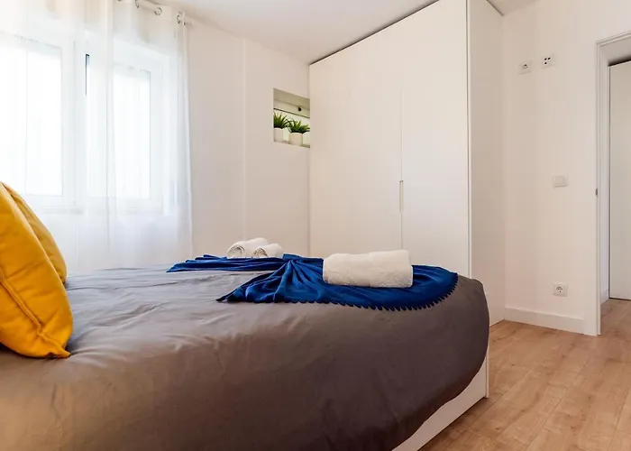 Appartement Downtown With River View And Ac By Lisbeyond