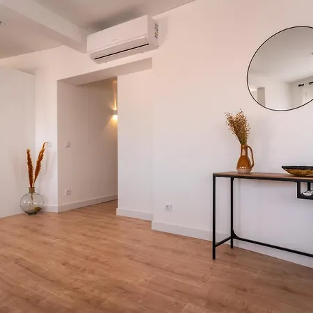 Downtown With River View And Ac By Lisbeyond